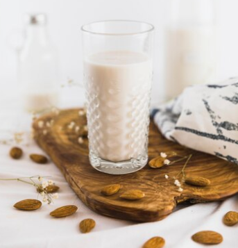 Receta de Leche de Almendras Casera